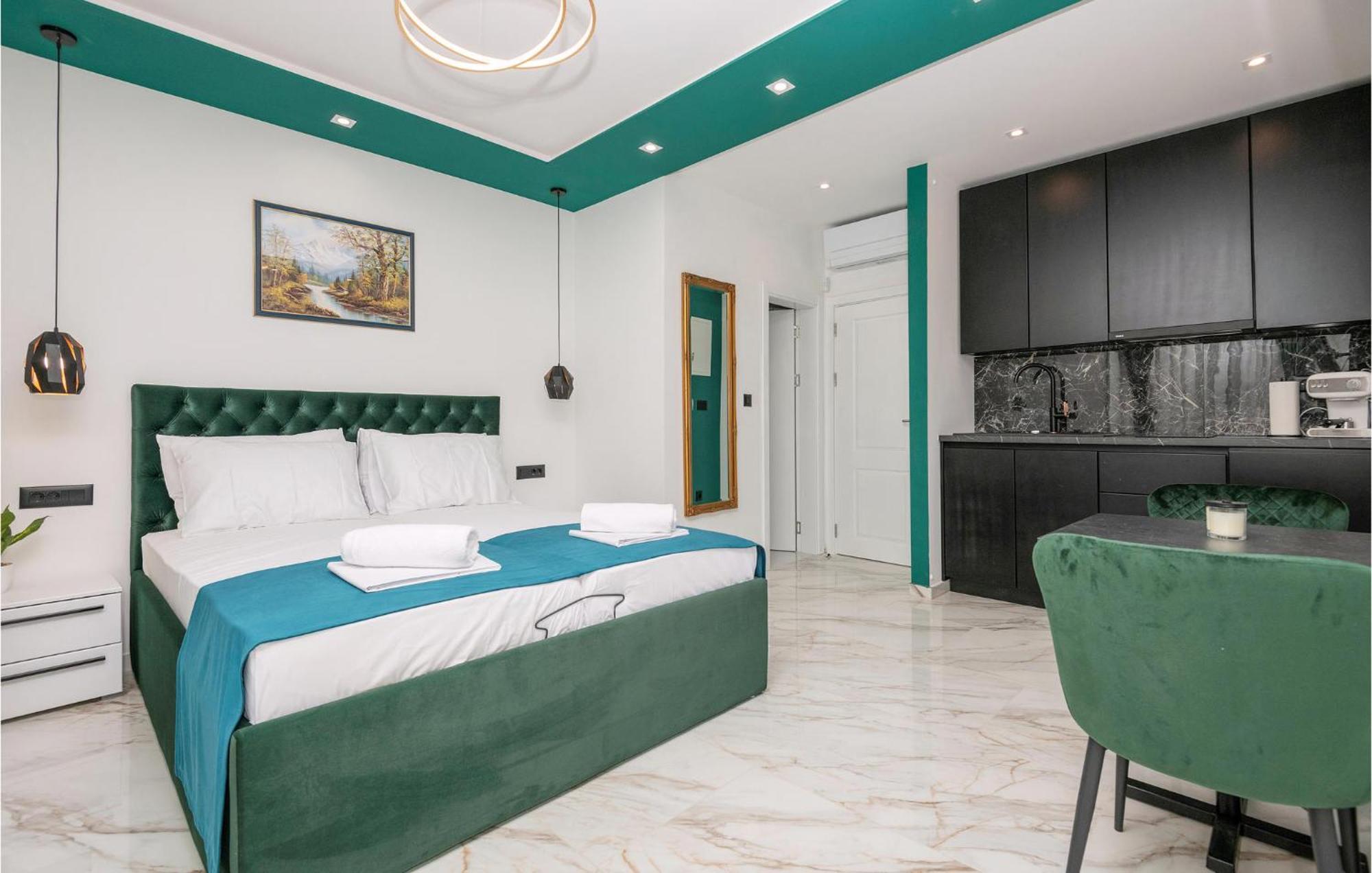 Awesome Apartment In Makarska With Wifi Екстер'єр фото