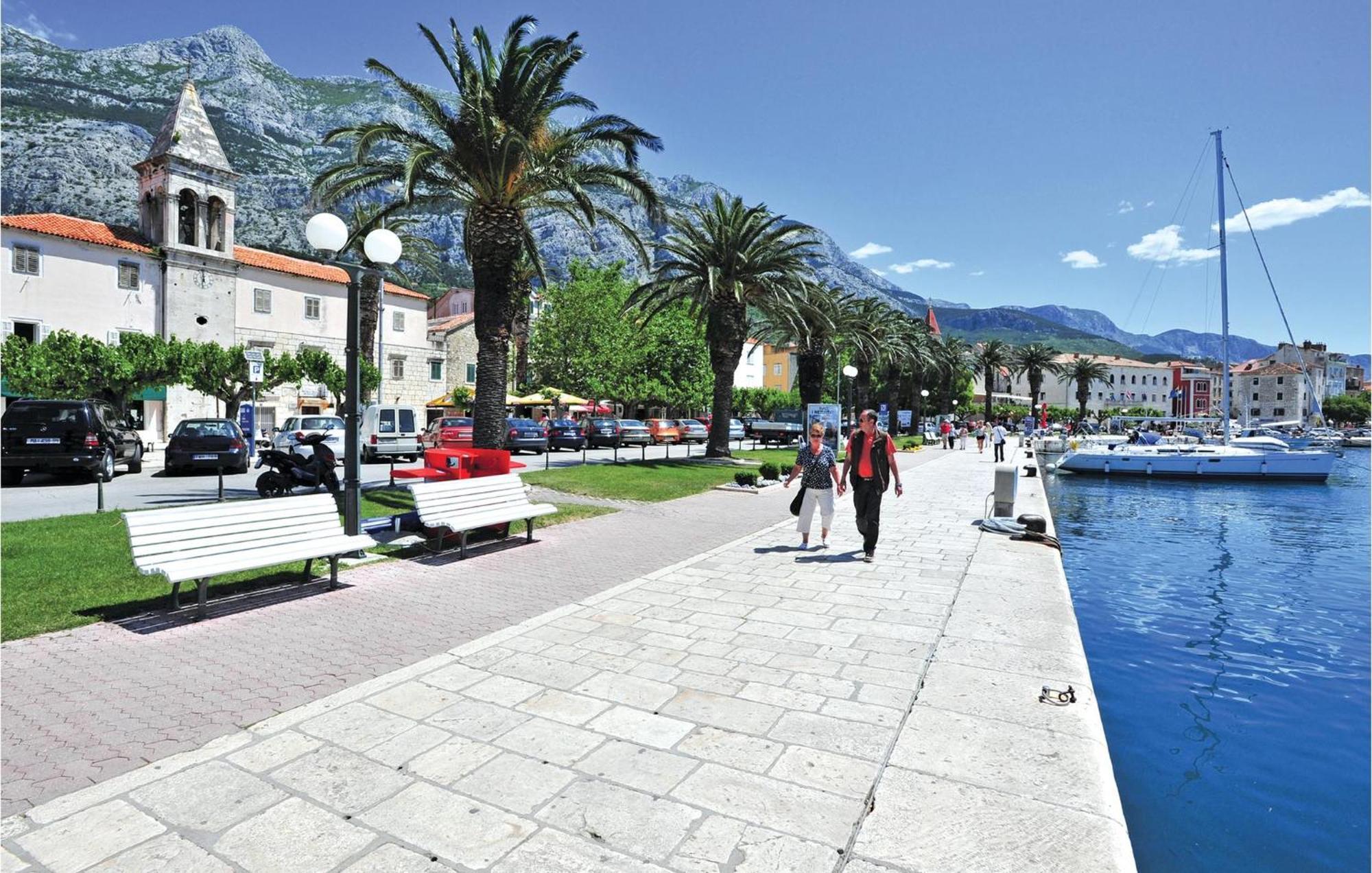 Awesome Apartment In Makarska With Wifi Екстер'єр фото